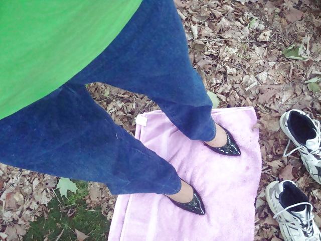 25P Shoe Horny Out in the Woods