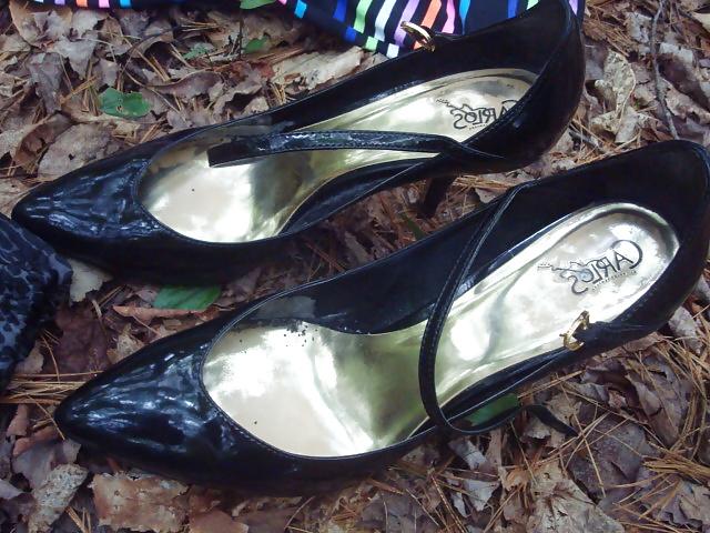 25P Shoe Horny Out in the Woods