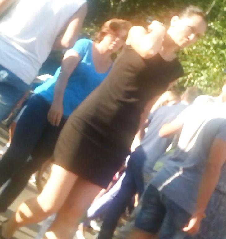 25P Spy sexy teens and mature skirt, feet romanian