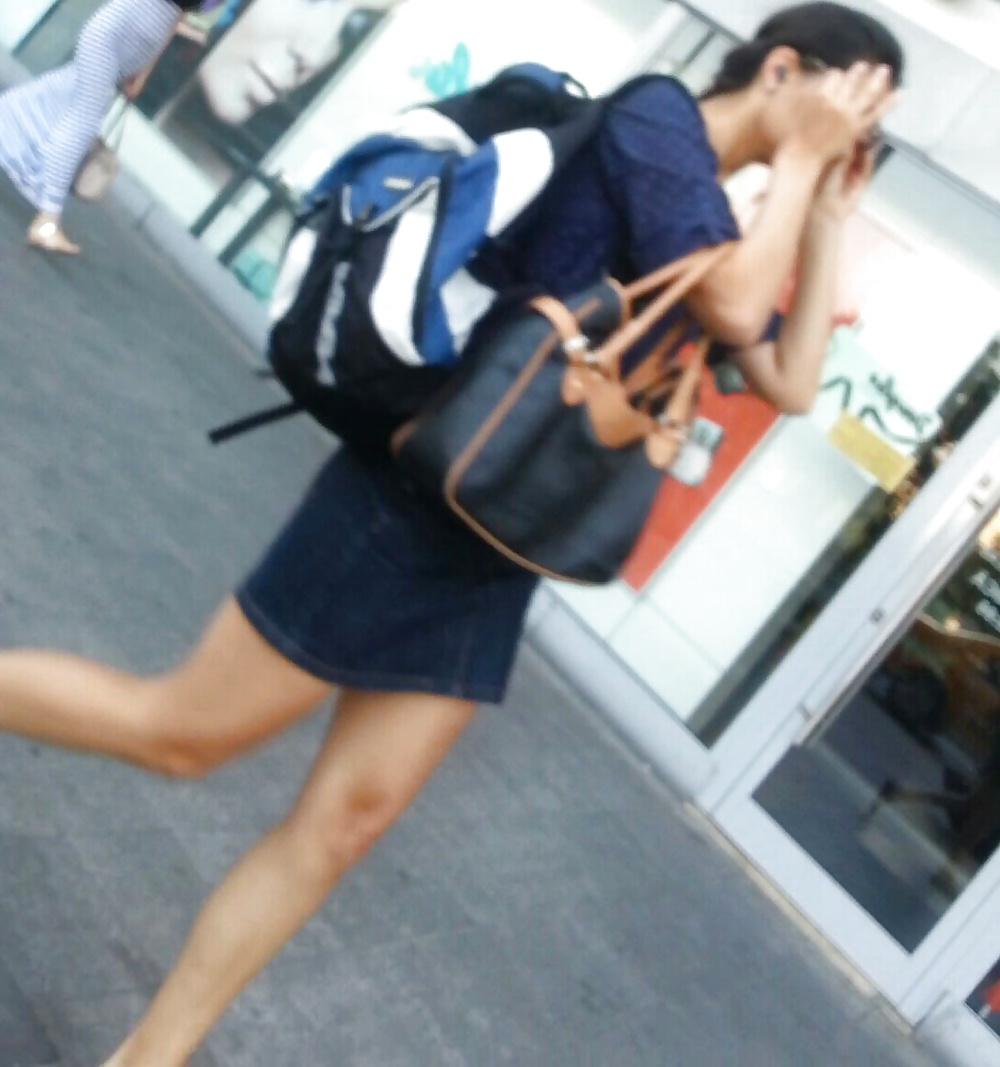 25P Spy sexy teens and mature skirt, feet romanian