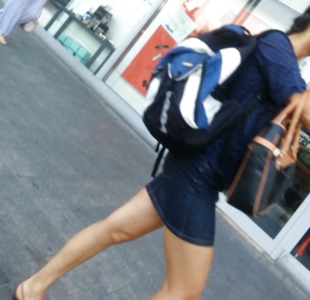 25P Spy sexy teens and mature skirt, feet romanian