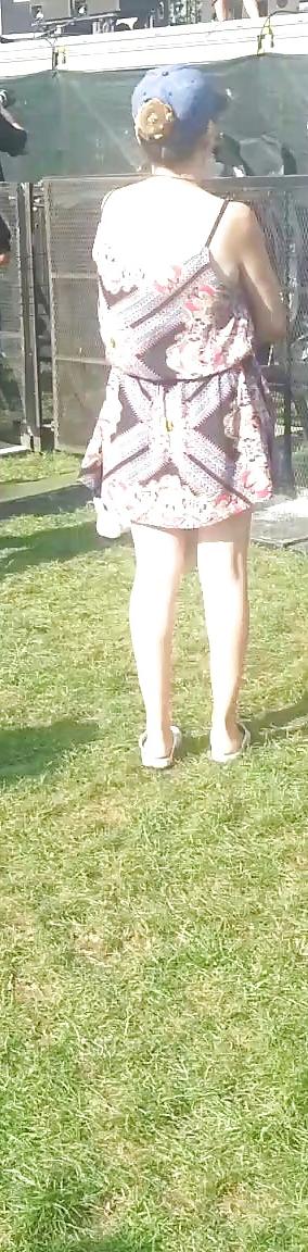 25P Spy sexy teens and mature skirt, feet romanian