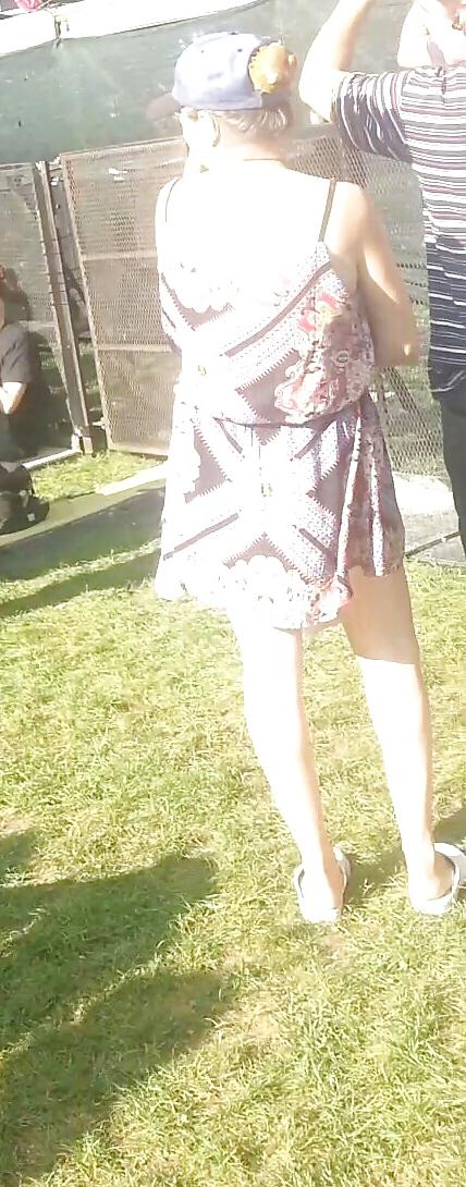 25P Spy sexy teens and mature skirt, feet romanian