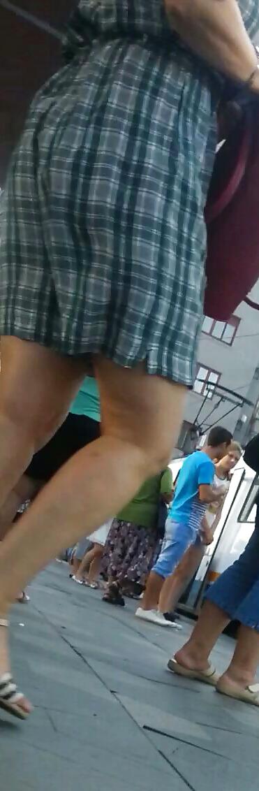 25P Spy sexy teens and mature skirt, feet romanian
