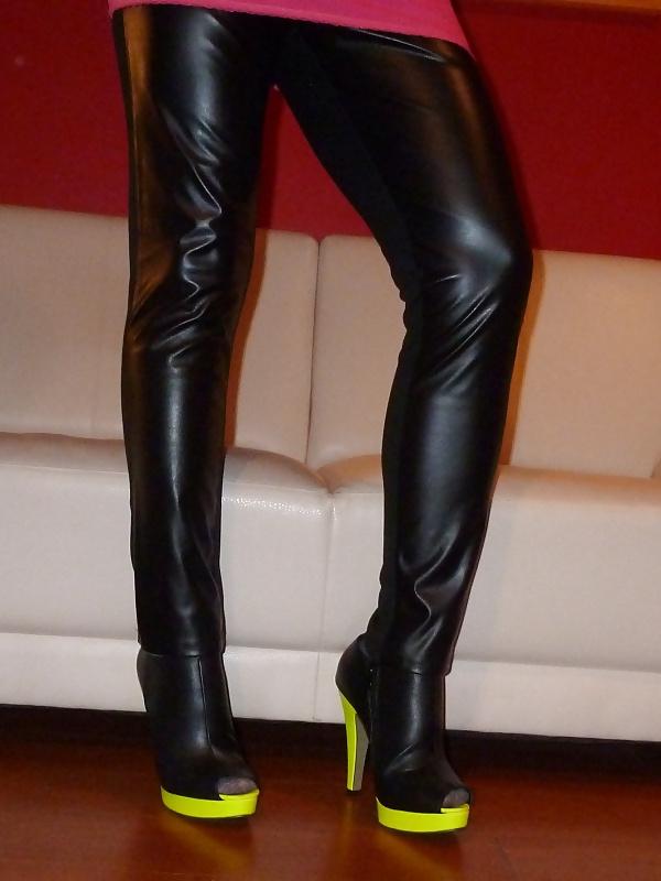 10P Shiny leggings
