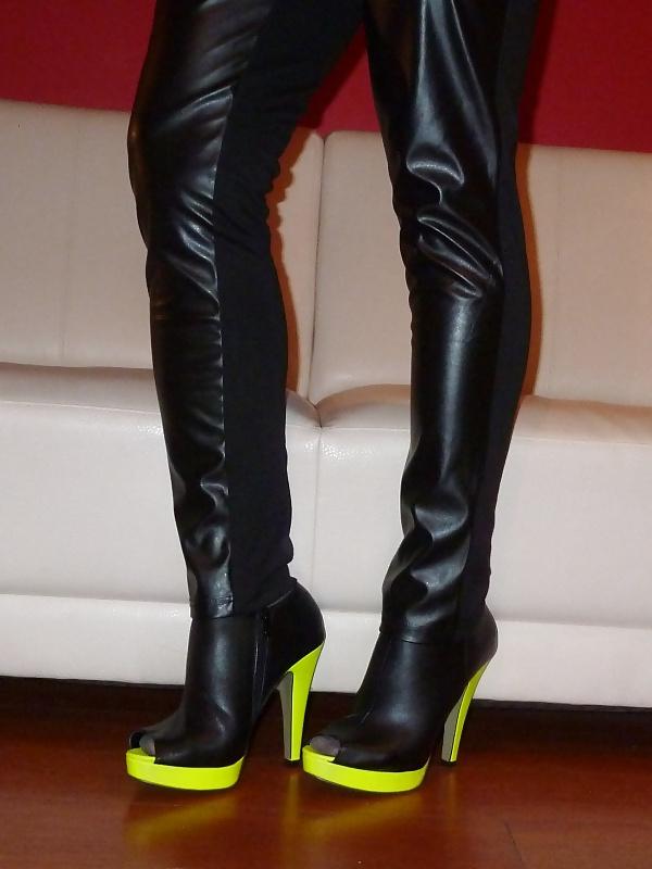 10P Shiny leggings