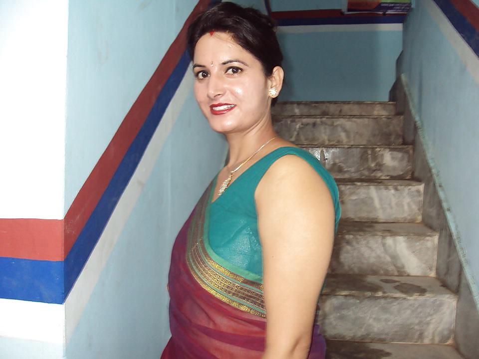 5P Sexy nepali housewife - SULOCHANA