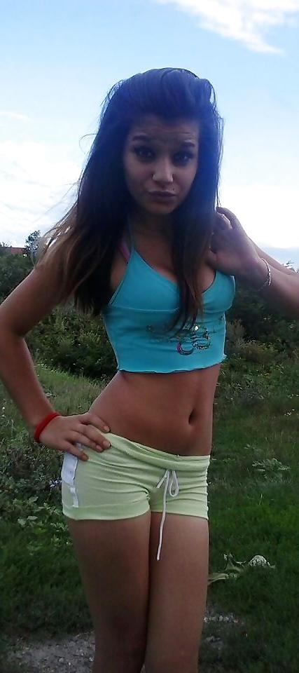 25P Teen sluts in tight shorts 1.