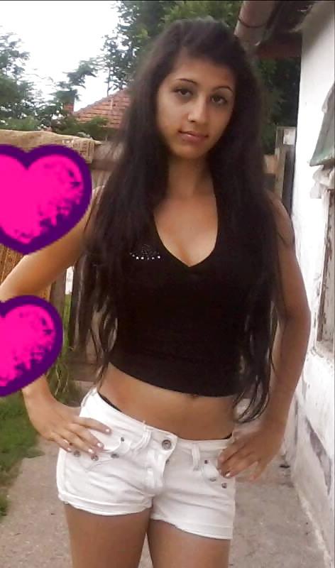 25P Teen sluts in tight shorts 1.