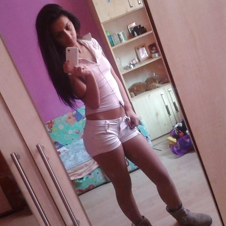 25P Teen sluts in tight shorts 1.