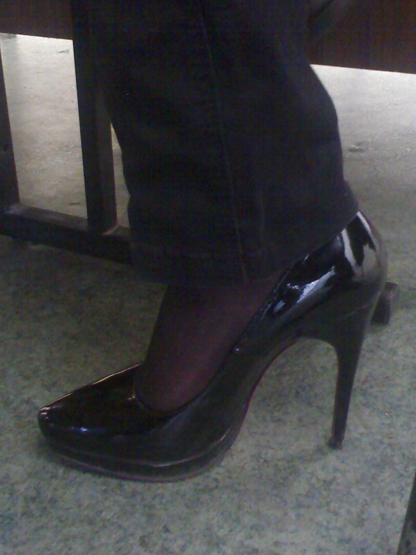 15P Cummed co-workers heels
