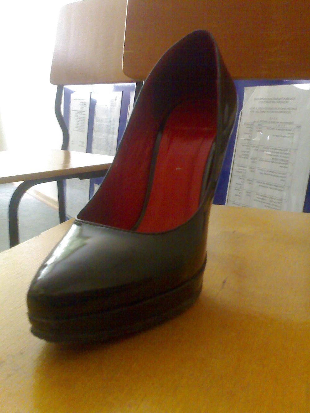 15P Cummed co-workers heels