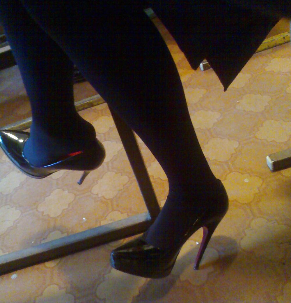15P Cummed co-workers heels