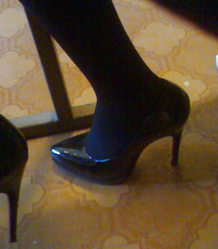 15P Cummed co-workers heels