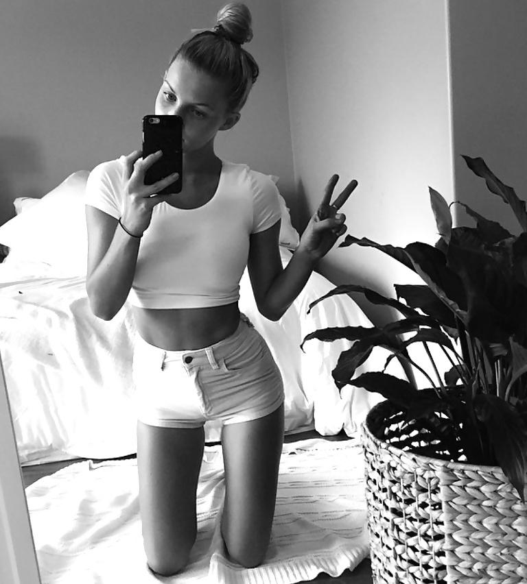 25P Hot girls with big thigh gaps 