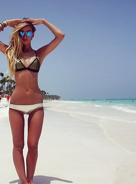 25P Hot girls with big thigh gaps 