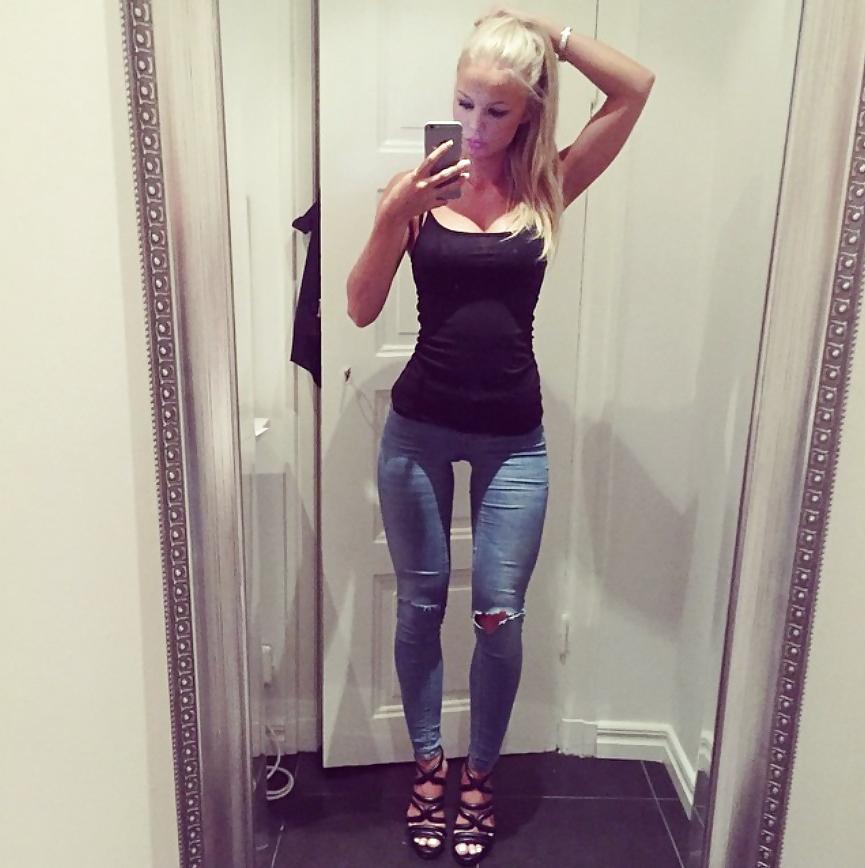 25P Hot girls with big thigh gaps 