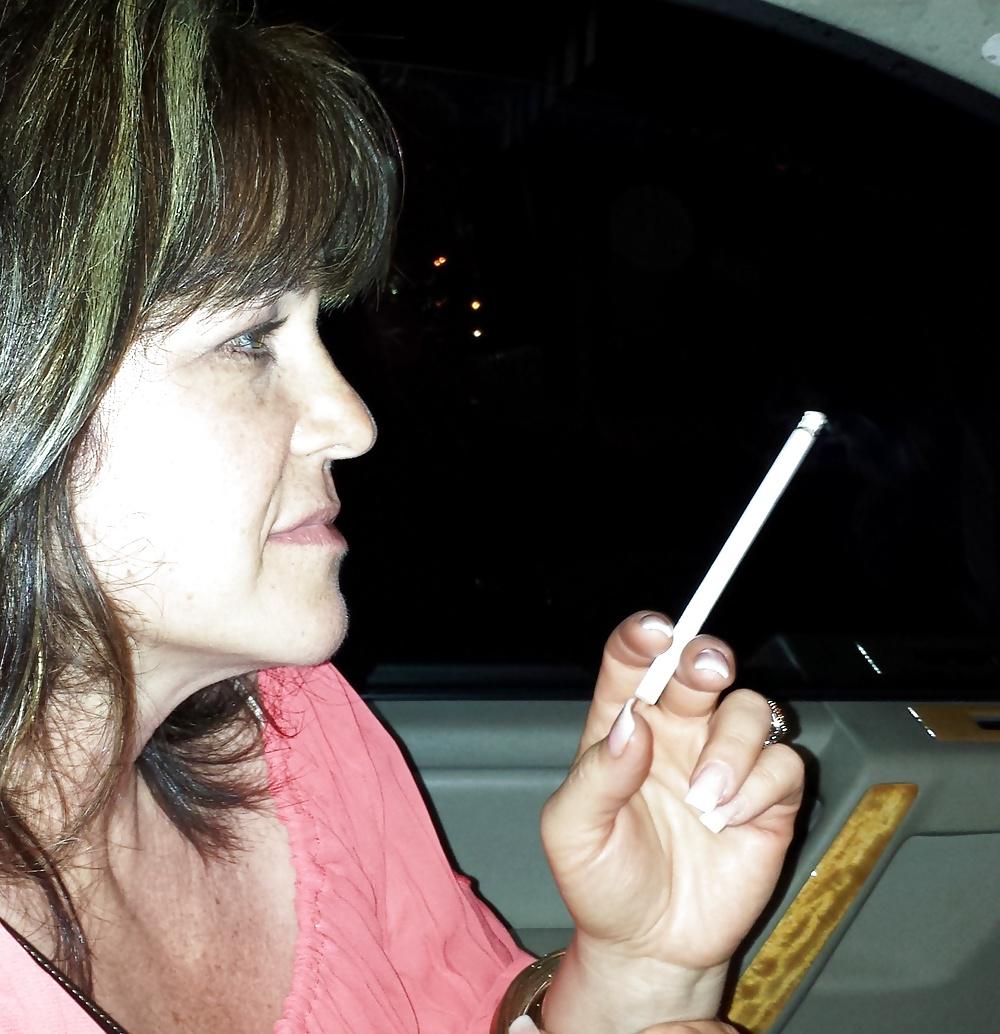11P Sexy Cougar Smoking VS 120s
