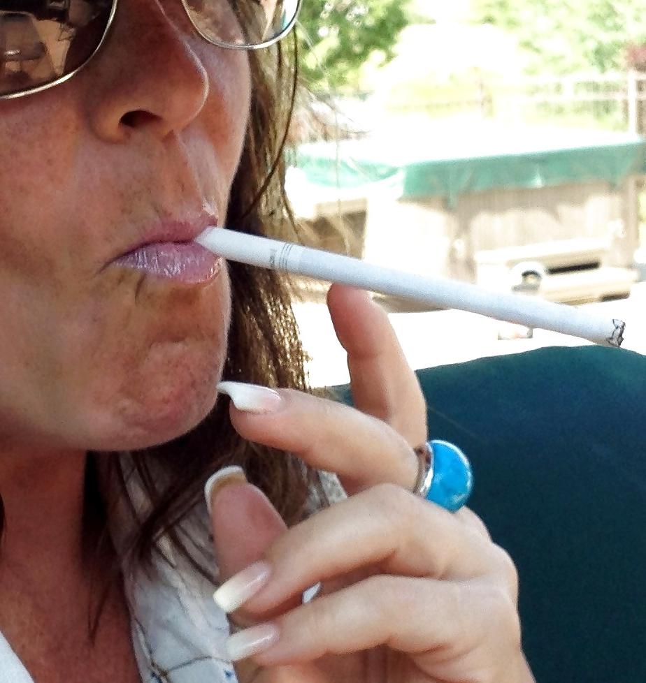 11P Sexy Cougar Smoking VS 120s