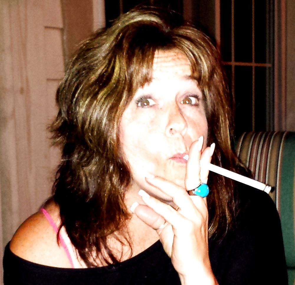 11P Sexy Cougar Smoking VS 120s