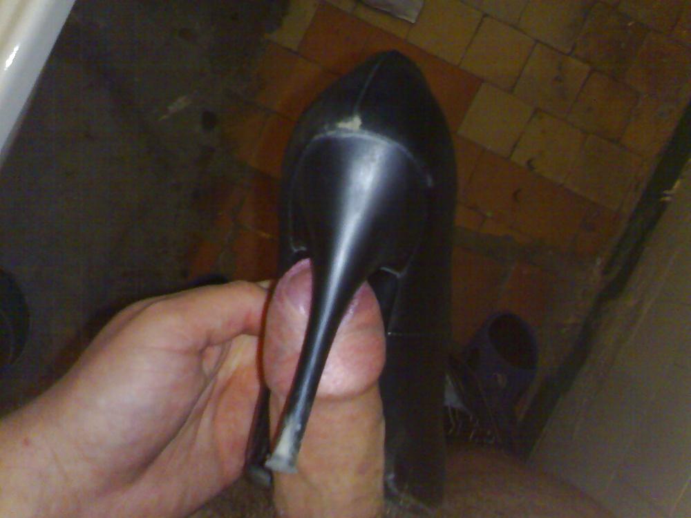 23P Ex-girlfriend legs, pantyhose and cum on her heels