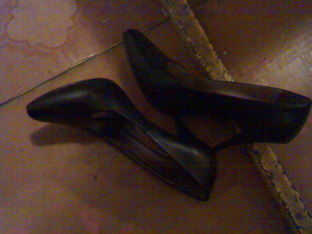 23P Ex-girlfriend legs, pantyhose and cum on her heels