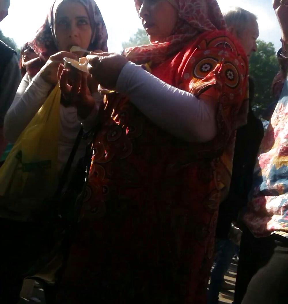 17P Spy turkish women turban in romanian