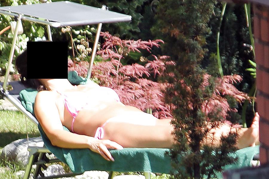 13P Voyeured neighbourhood MILF