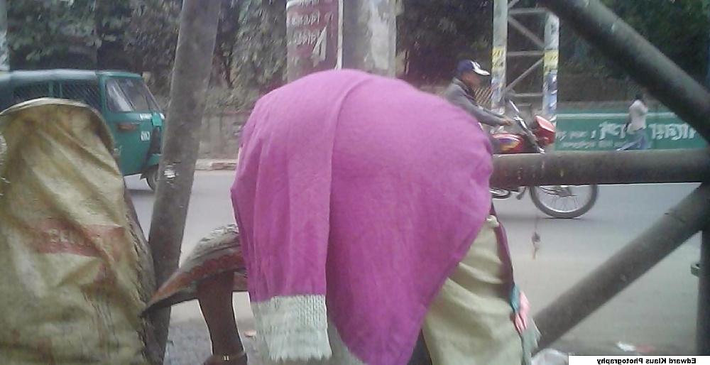 7P Bangladeshi street bend over