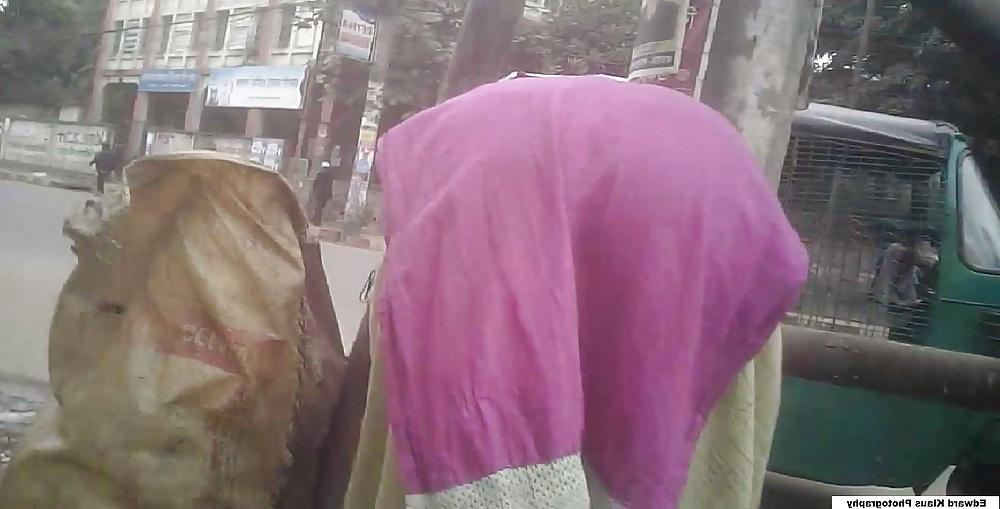 7P Bangladeshi street bend over