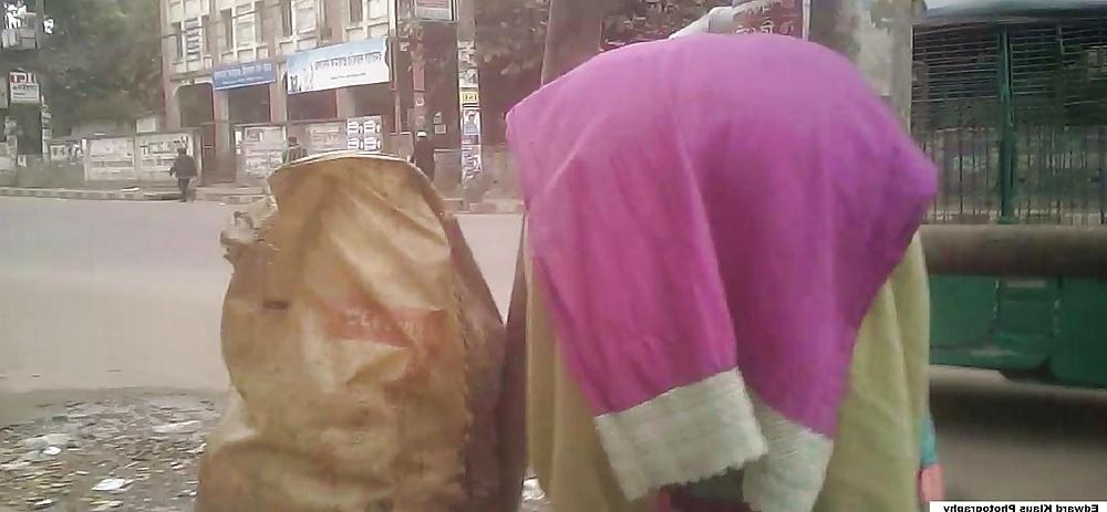 7P Bangladeshi street bend over