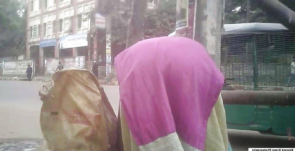 7P Bangladeshi street bend over