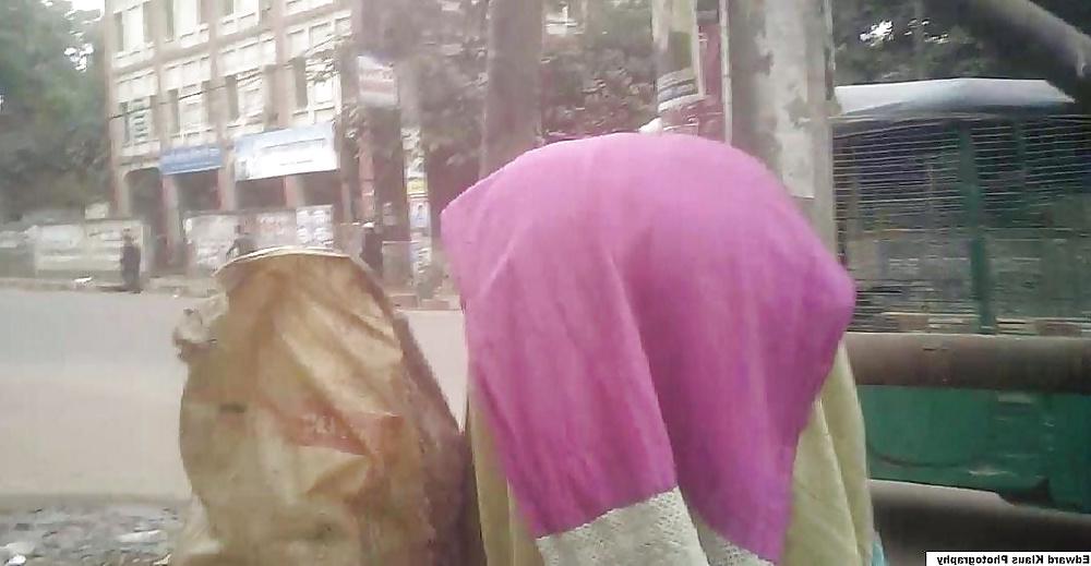 7P Bangladeshi street bend over