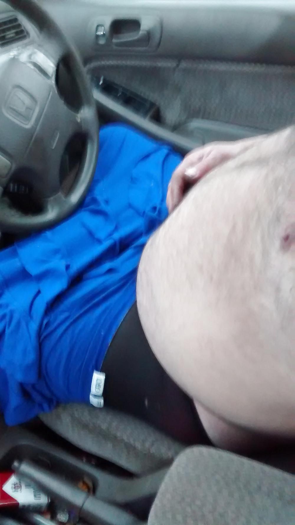 8P Nude in the car