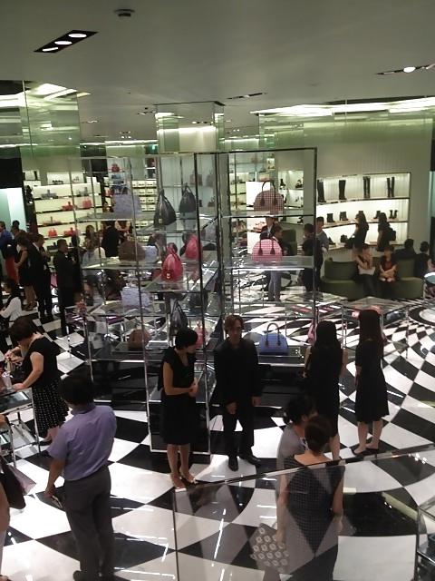 25P Shiny Floors