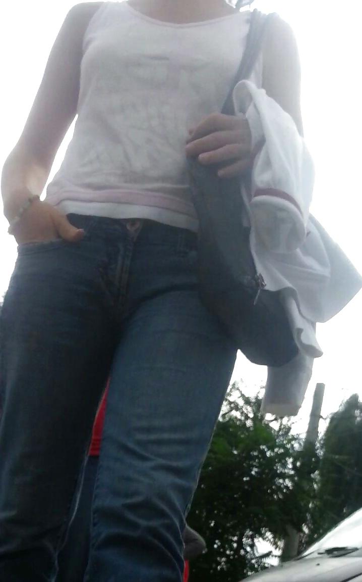 25P Spy sexy women cameltoe romanian