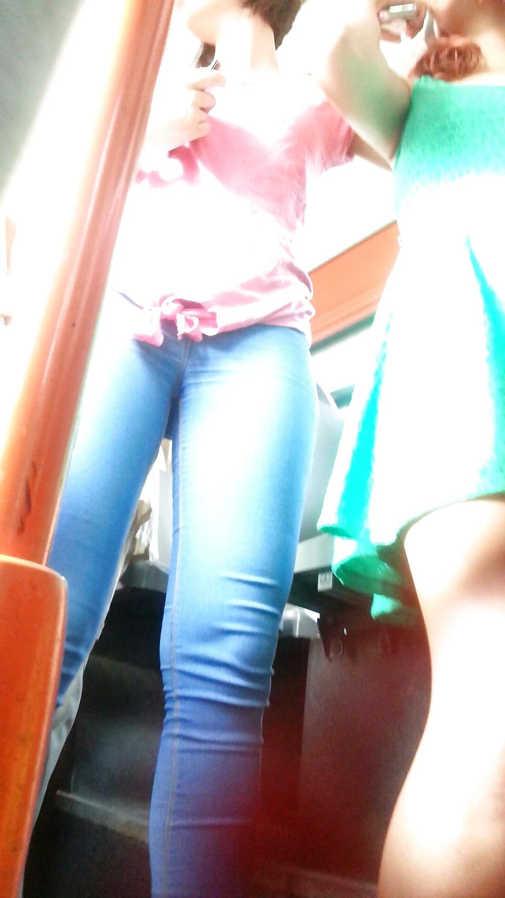 25P Spy sexy women cameltoe romanian