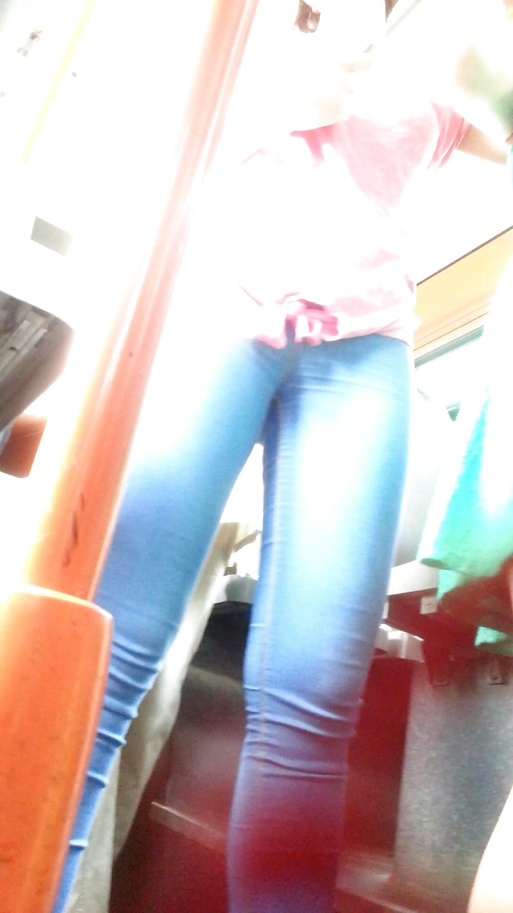 25P Spy sexy women cameltoe romanian