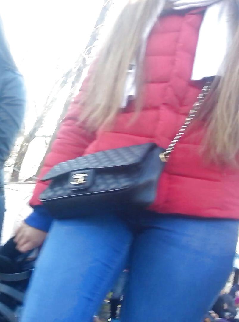 25P Spy sexy women cameltoe romanian