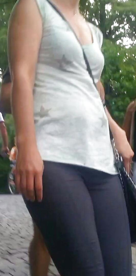 25P Spy sexy women cameltoe romanian