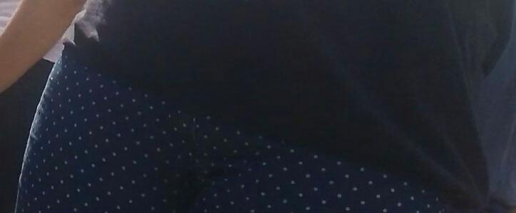 25P Spy sexy women cameltoe romanian