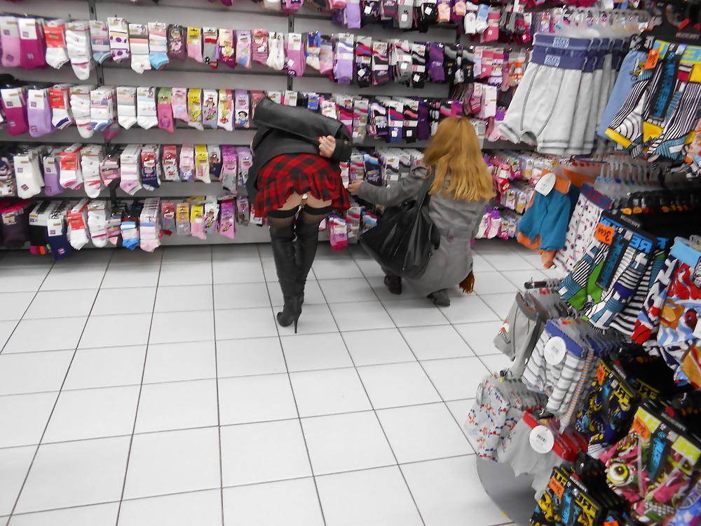 25P Upskirt du net 6