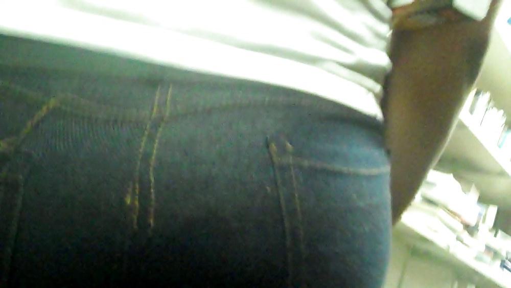 25P Public butts and ass in tight jeans