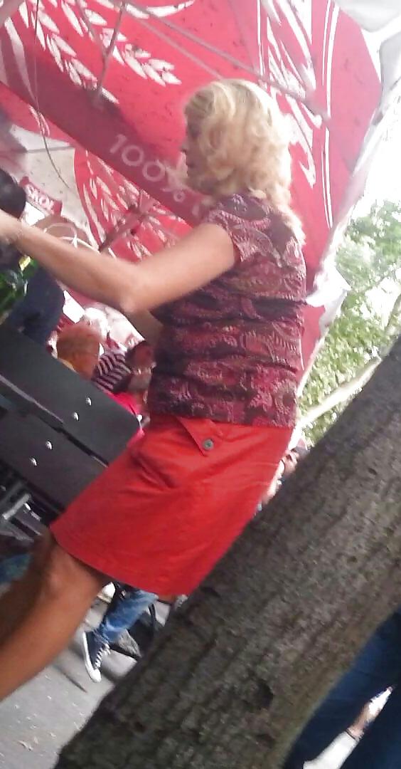 25P Spy sexy mature face, feet and bust romanian