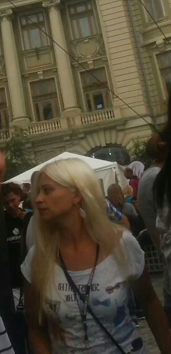 25P Spy sexy mature face, feet and bust romanian