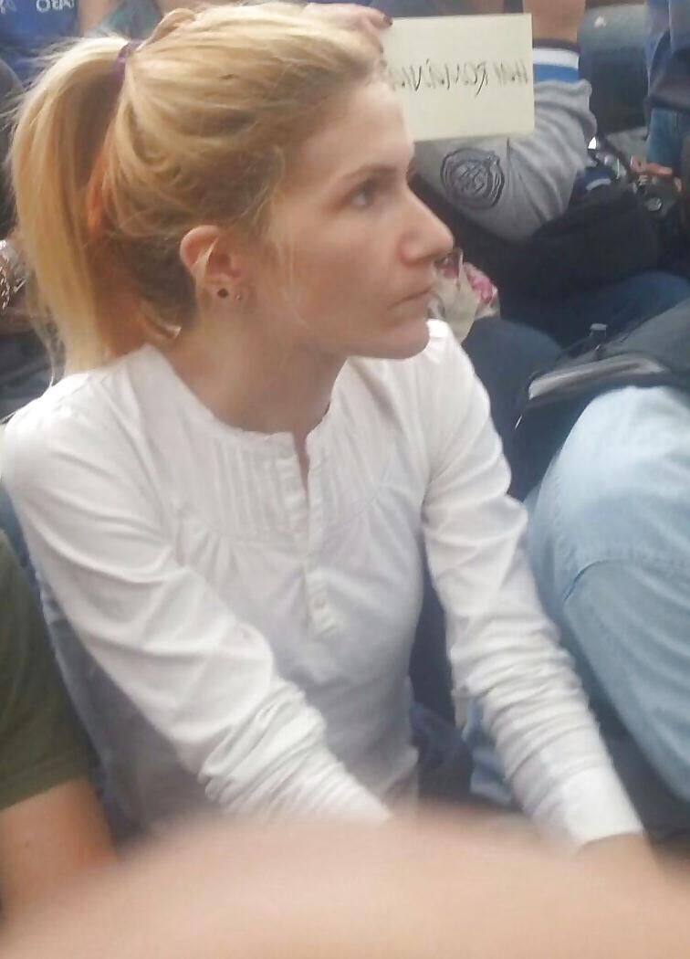 25P Spy sexy mature face, feet and bust romanian
