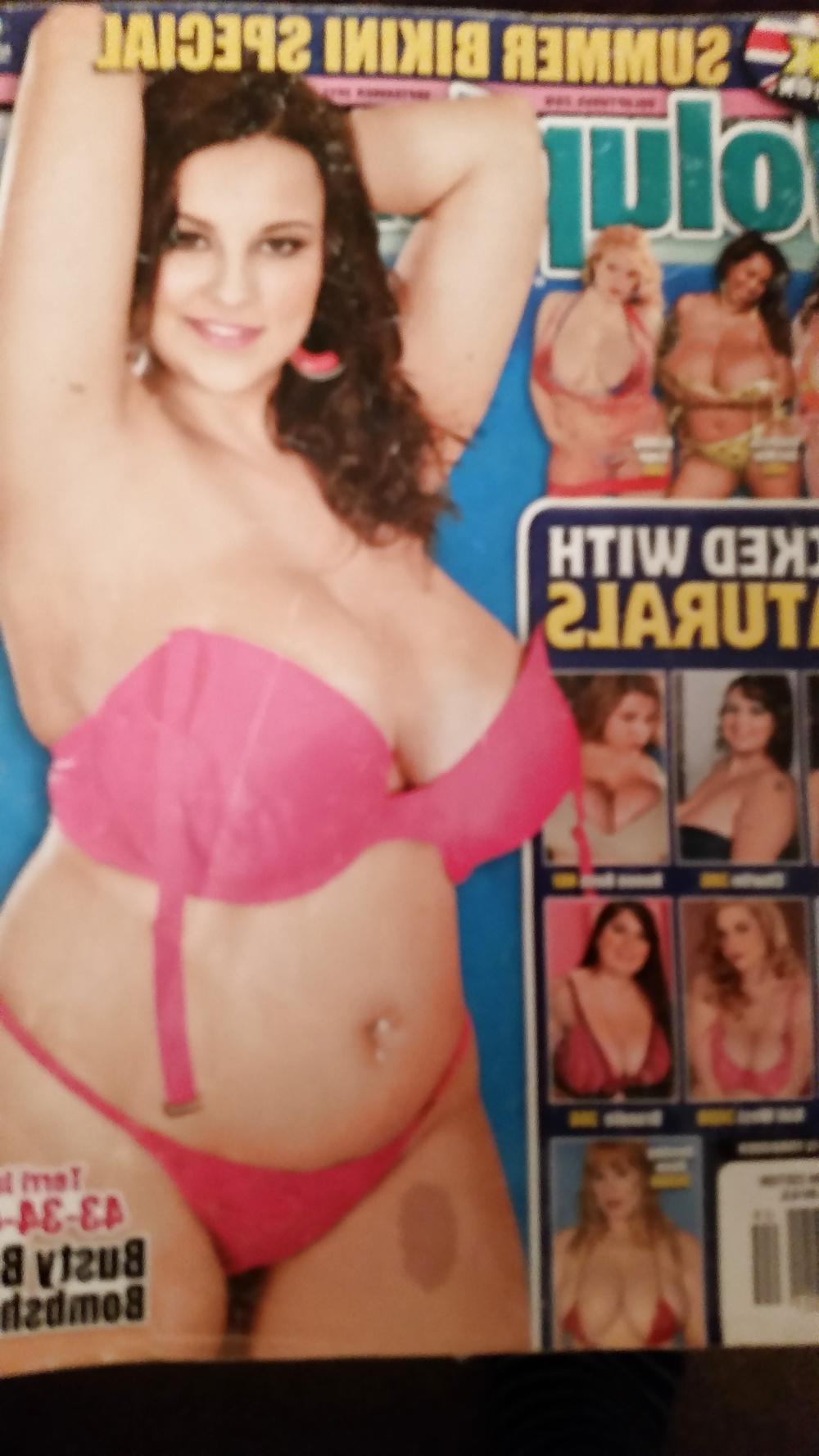 7P Cum over porn mag and panties