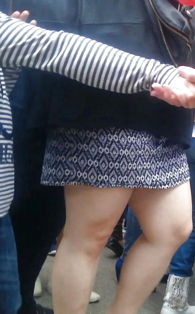 25P Spy sexy women skirt and feet romanian
