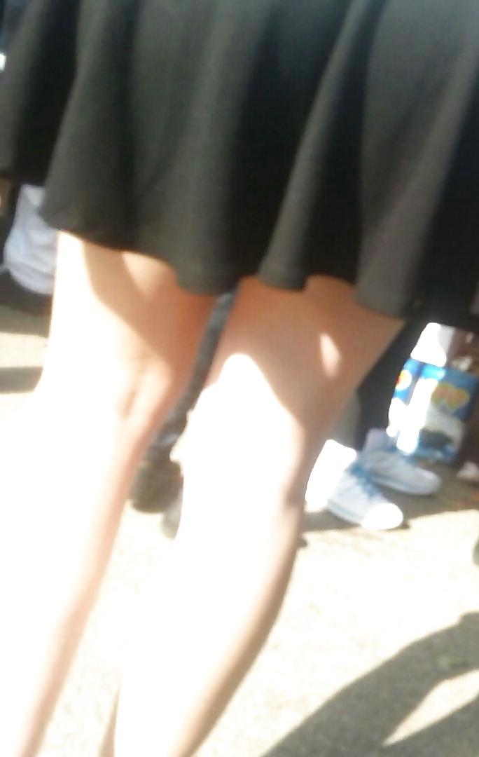 25P Spy sexy women skirt and feet romanian