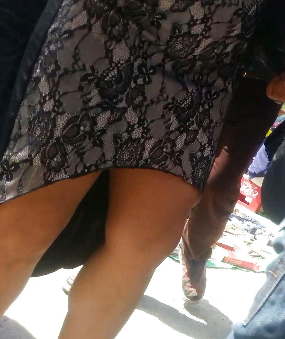 25P Spy sexy women skirt and feet romanian